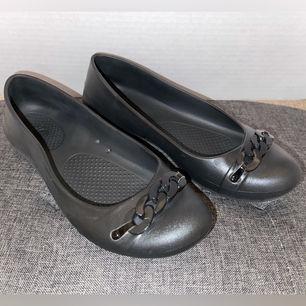 CROCS Flats - Black with Plastic Chain Detail - Size 8